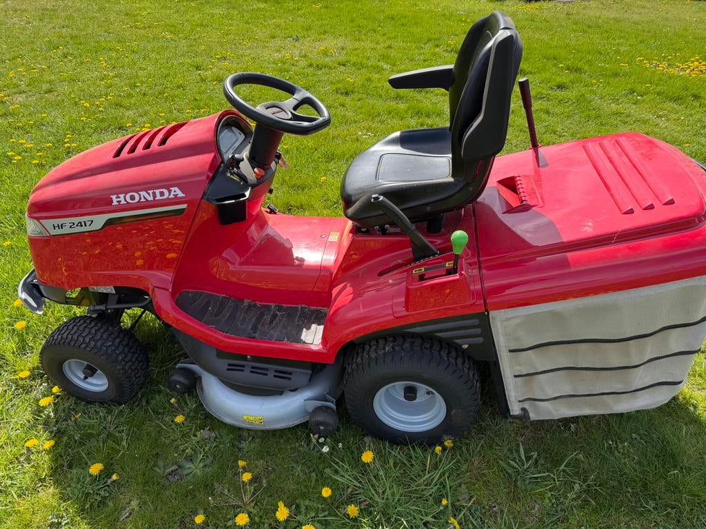 Zitmaaier Honda 2417 Aut, Tuin en Terras, Zitmaaiers, Ophalen, Zo goed als nieuw