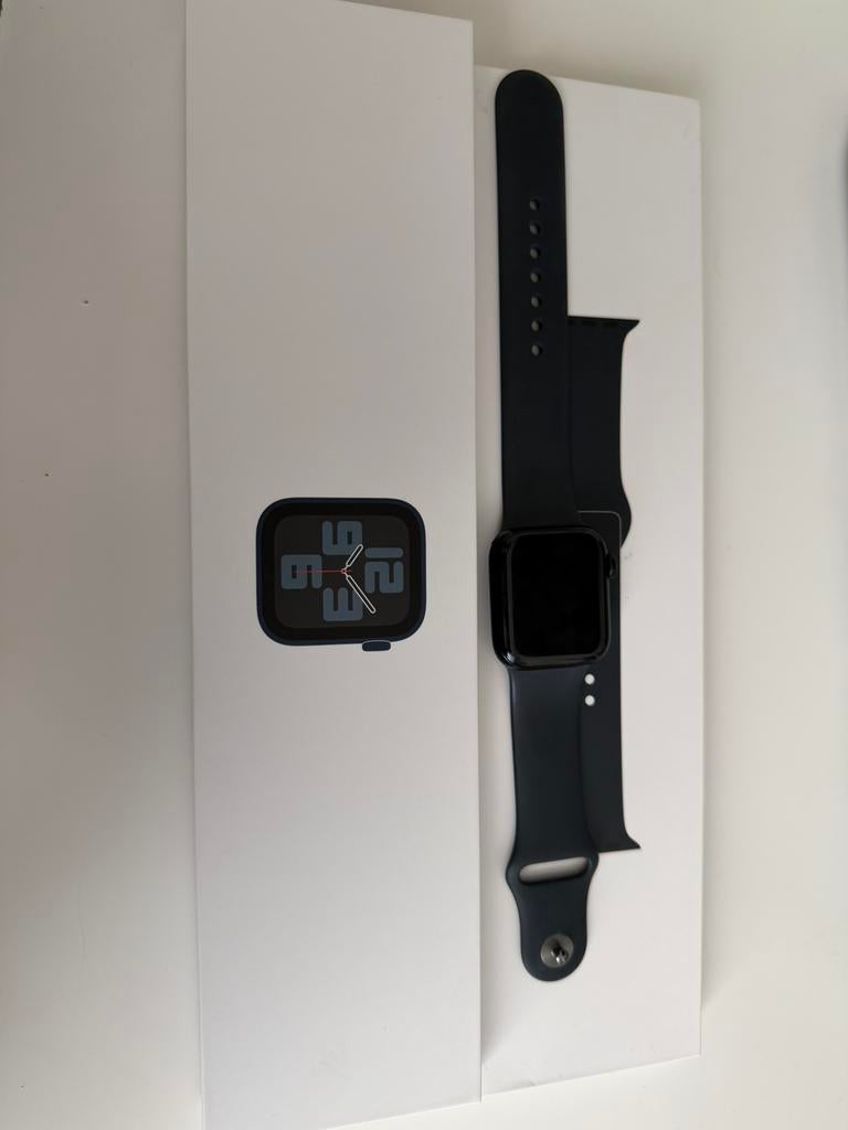 Apple Watch SE 2022, Handtassen en Accessoires, Smartwatches, Ophalen, Zo goed als nieuw