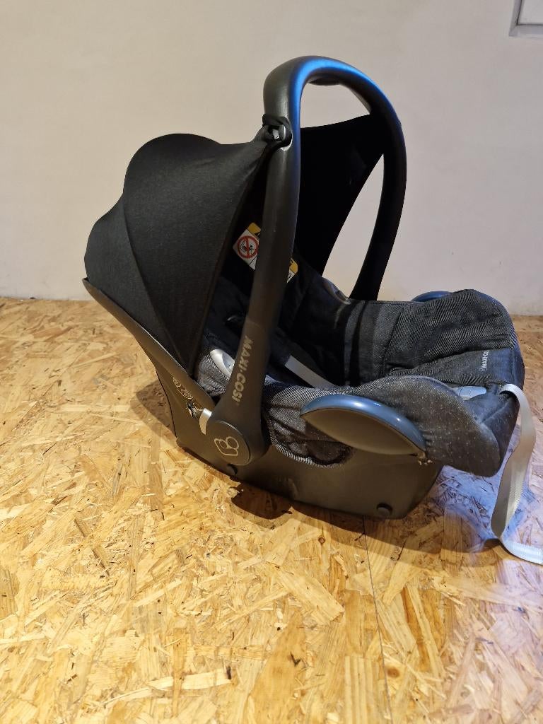 Maxi cosi cabriofix + 2 isofix bases, Kinderen en Baby's, Autostoeltjes, Ophalen, Gebruikt, Slaapstand, Isofix