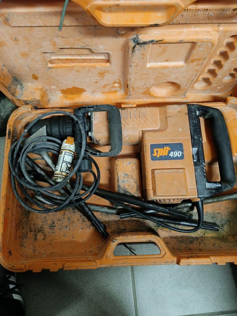 Marteau piqueur SPIT 490, Enlèvement