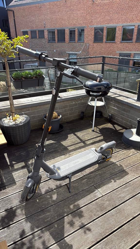 Segway Ninebot Kickscooter Max G2, Fietsen en Brommers, Steps, Ophalen, Zo goed als nieuw, Elektrische step (E-scooter)