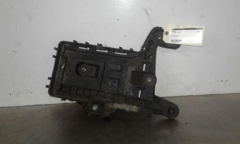 BAC A BATTERIE Volkswagen Passat (3C2) (01-2005/10-2010), Utilisé, Volkswagen
