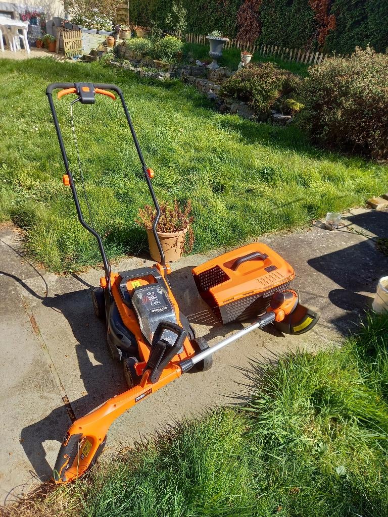 tondeuse + coupe -bordures + 2 accus, Ophalen, Accu-grasmaaier, Zo goed als nieuw, Opvangbak