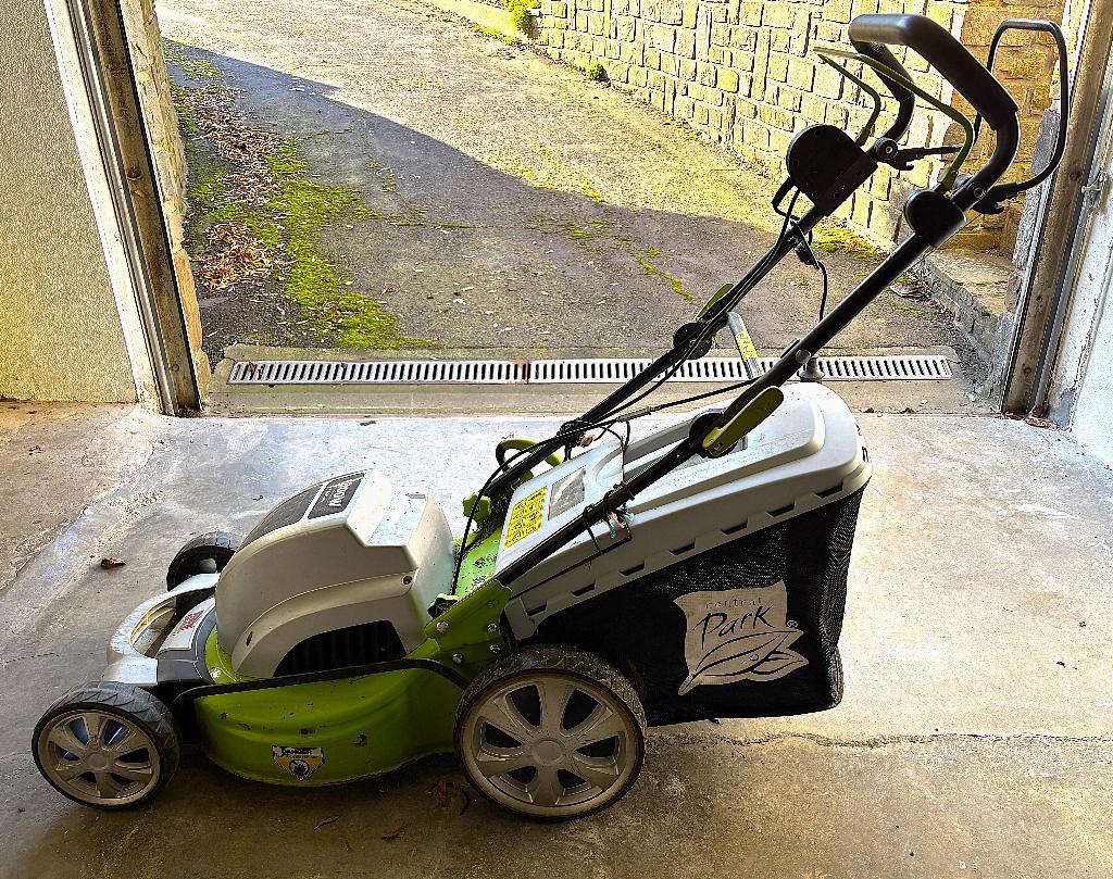 Tondeuse à gazon électrique, Central Park, Tondeuse rotative, 40 à 49 cm, Enlèvement