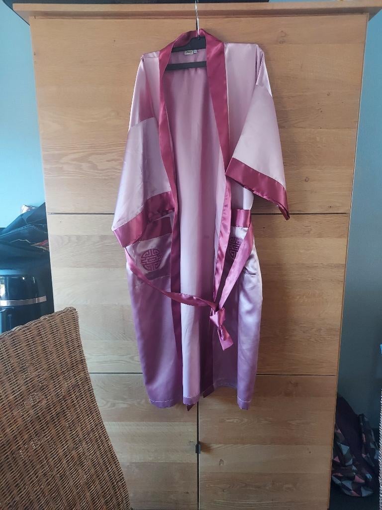 Satijnen kimono l,  sexy slipjes, speeltjes enz, Kleding | Dames, Ondergoed en Lingerie, Ophalen of Verzenden, Slip