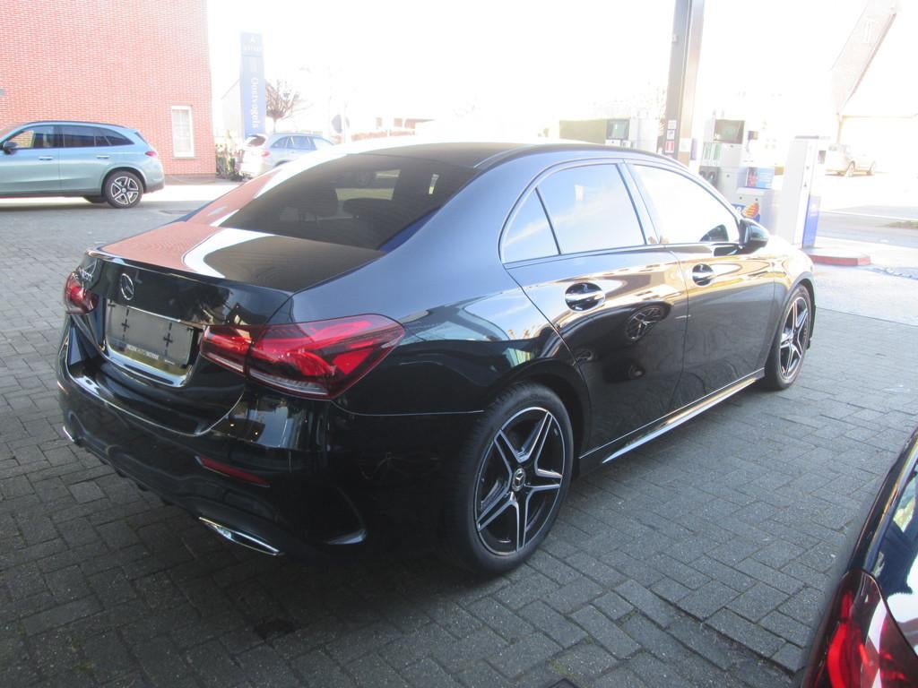Mercedes-Benz A 200 BERLINE AMG PANO LEDER, Auto's, Mercedes-Benz, 4 deurs, Gebruikt, 4 cilinders, Bedrijf