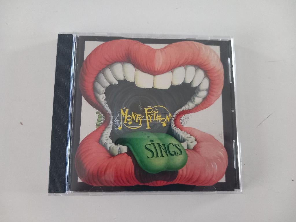 CD Monty Python sings Komedie British Comedy, Ophalen of Verzenden, Zo goed als nieuw