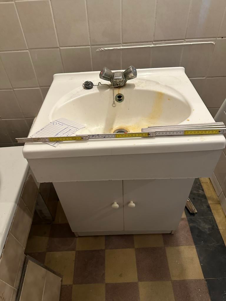 Meible de salle de bain 60 de large avec robinet et vasque, Enlèvement, Utilisé