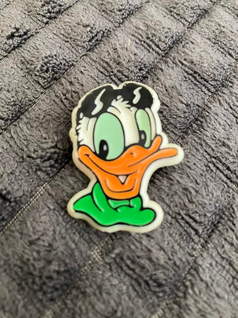 Bouton/broche en plastique vintage 1970 Donald Duck Brabo, Collections, Enlèvement ou Envoi, Donald Duck, Comme neuf