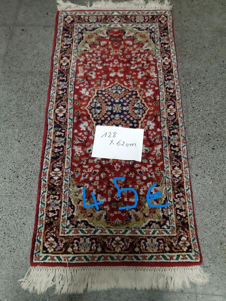 tapis divers, Enlèvement