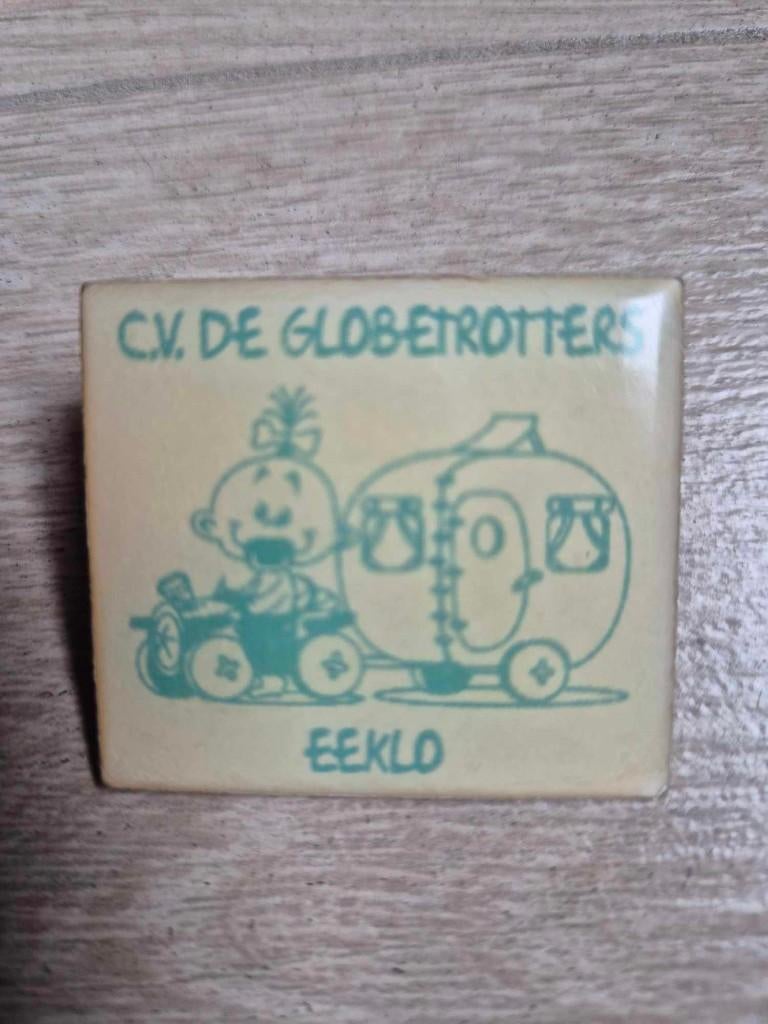 Carnaval pin CV De globetrotters Eeklo, Collections, Enlèvement ou Envoi