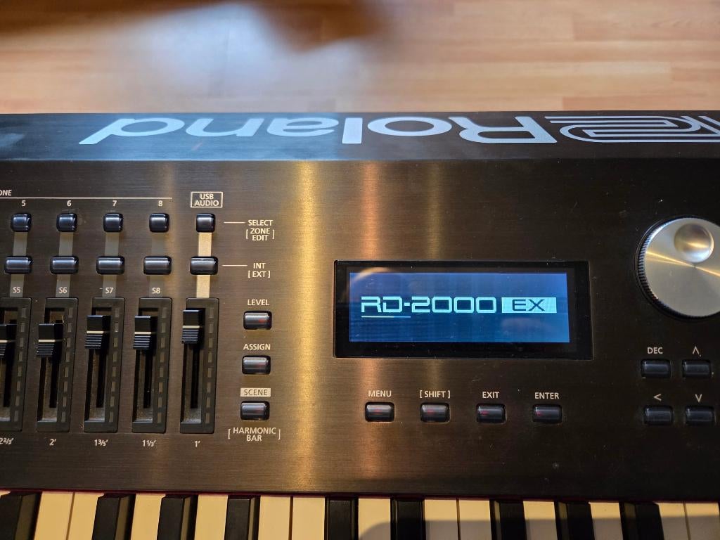 Stage piano Roland RD 2000 (met upgrade naar RD 2000 EX), Ophalen, 88 toetsen, Roland, Zo goed als nieuw