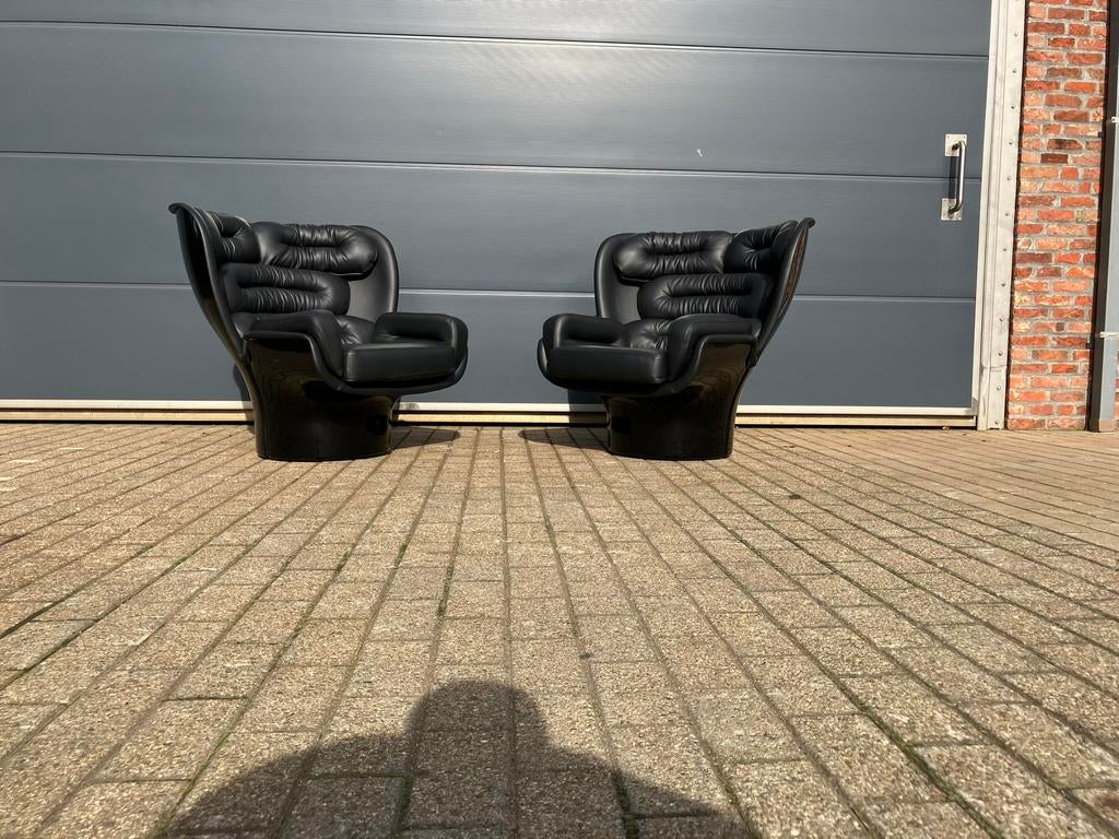 2 Joe Colombo Elda chair en cuir noir, fibre de verre noire, Maison & Meubles, Enlèvement ou Envoi, Cassina sede ligne roset togo vitra knoll swan egg mah jong