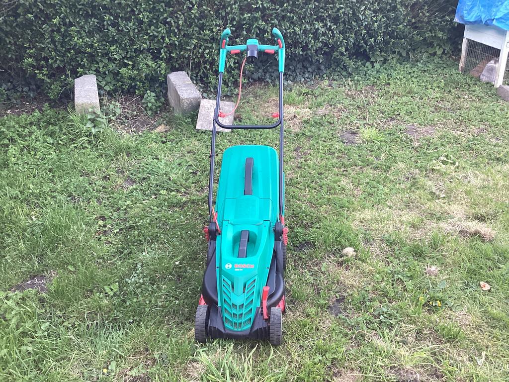 Tondeuses à gazon Bosch, Jardin & Terrasse, Tondeuses à gazon, Enlèvement, Comme neuf