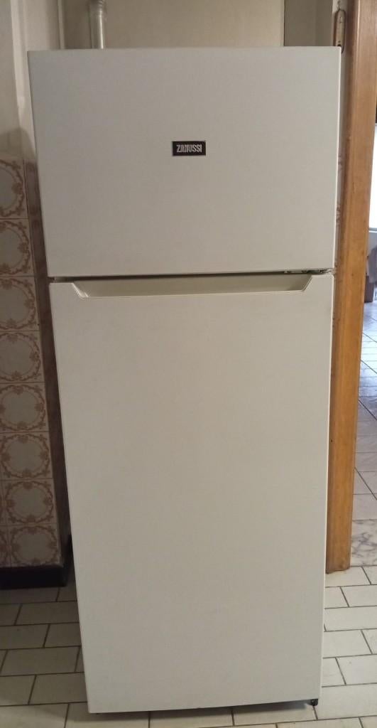Zanussi frigo ZTAN24FX0 -E perfecte staat (4 jaar oud ), Electroménager, Enlèvement, Comme neuf, Avec compartiment congélateur