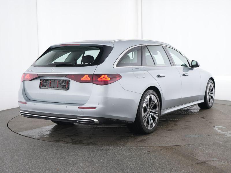 Mercedes-Benz E-klasse 300 e Break Luxury Line | Distronic |, Auto's, Mercedes-Benz, Automaat, Gebruikt, Zwart, 4 cilinders