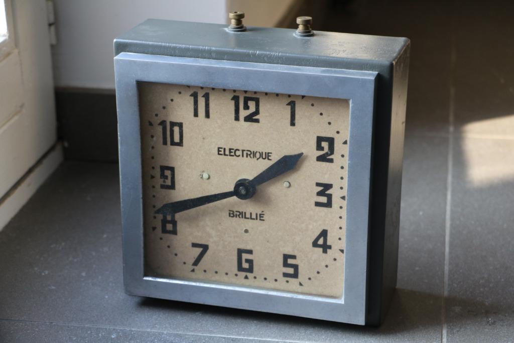 Horloge industrielle Electrique Brillié 1940 20 cm, autonome, Antiquités & Art, Antiquités | Horloges, Enlèvement