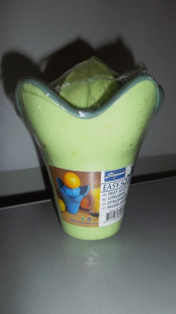 Presse-agrumes manuel - neuf - avec grand réservoir, Maison & Meubles, Cuisine| Tupperware, Neuf, Vert, Enlèvement ou Envoi