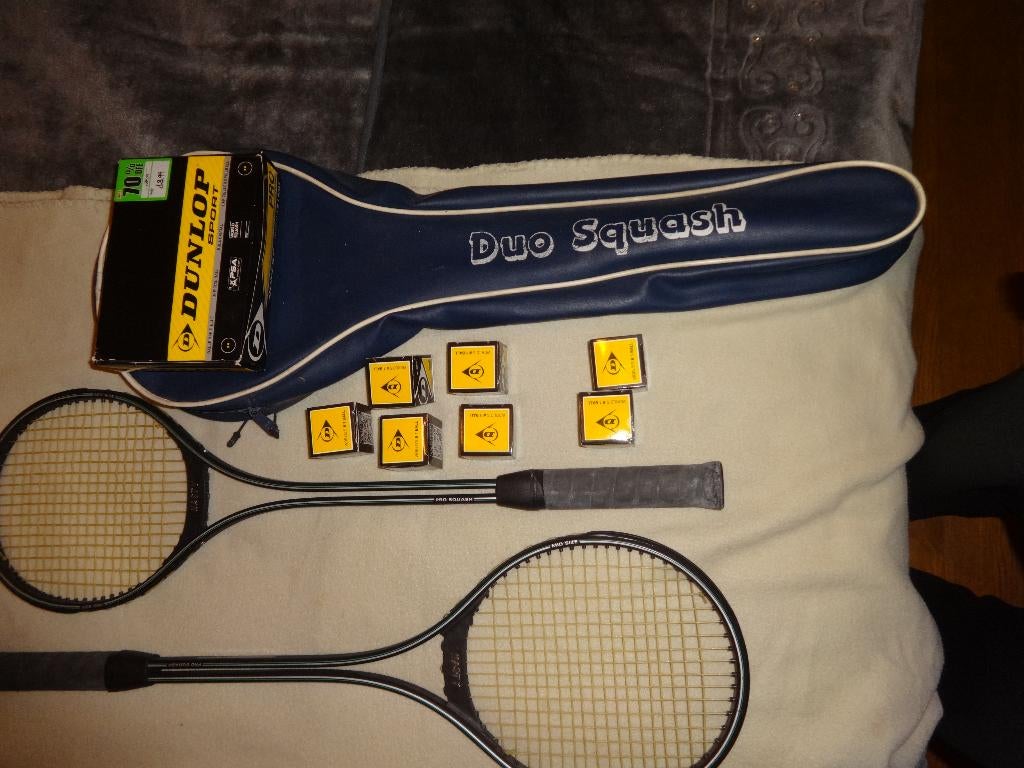 Duo de raquettes de squash + 7 balles neuves, Sports & Fitness, Squash, Enlèvement, Comme neuf, Raquette, Avec housse