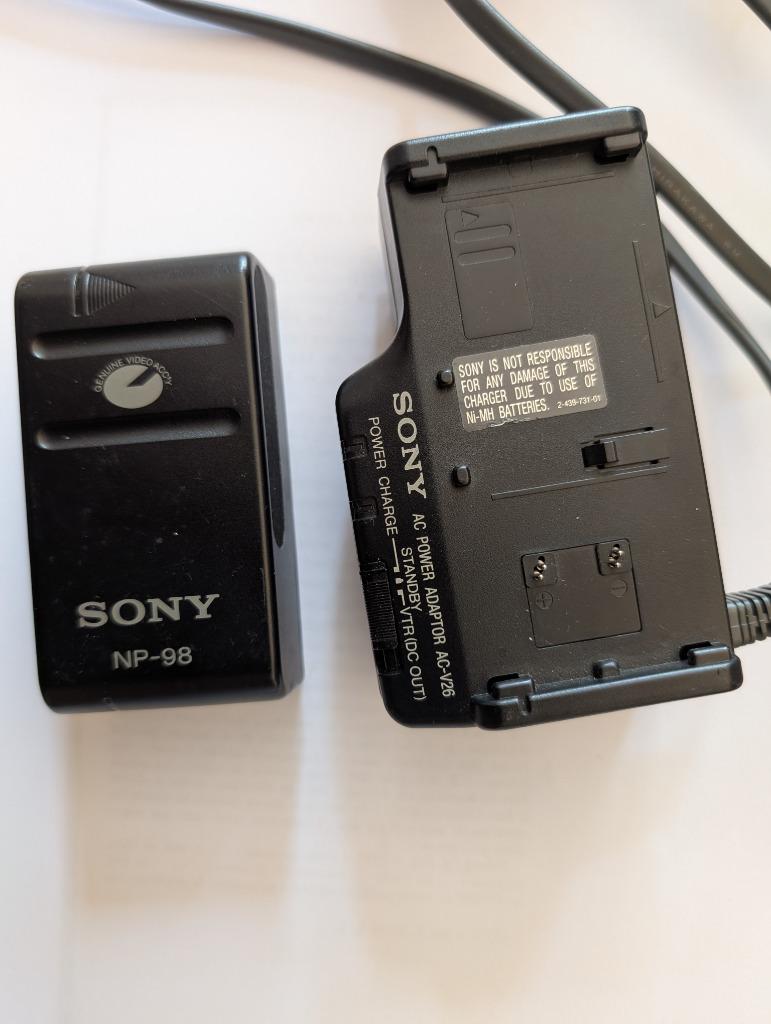 Chargeur et batterie pour caméra vidéo Sony, Enlèvement ou Envoi, Utilisé
