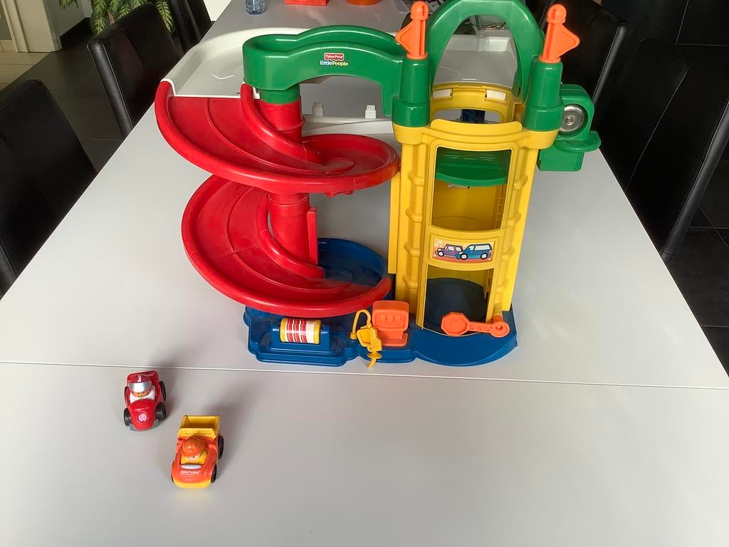 Garage van fisher price, Kinderen en Baby's, Speelgoed | Fisher-Price, Ophalen