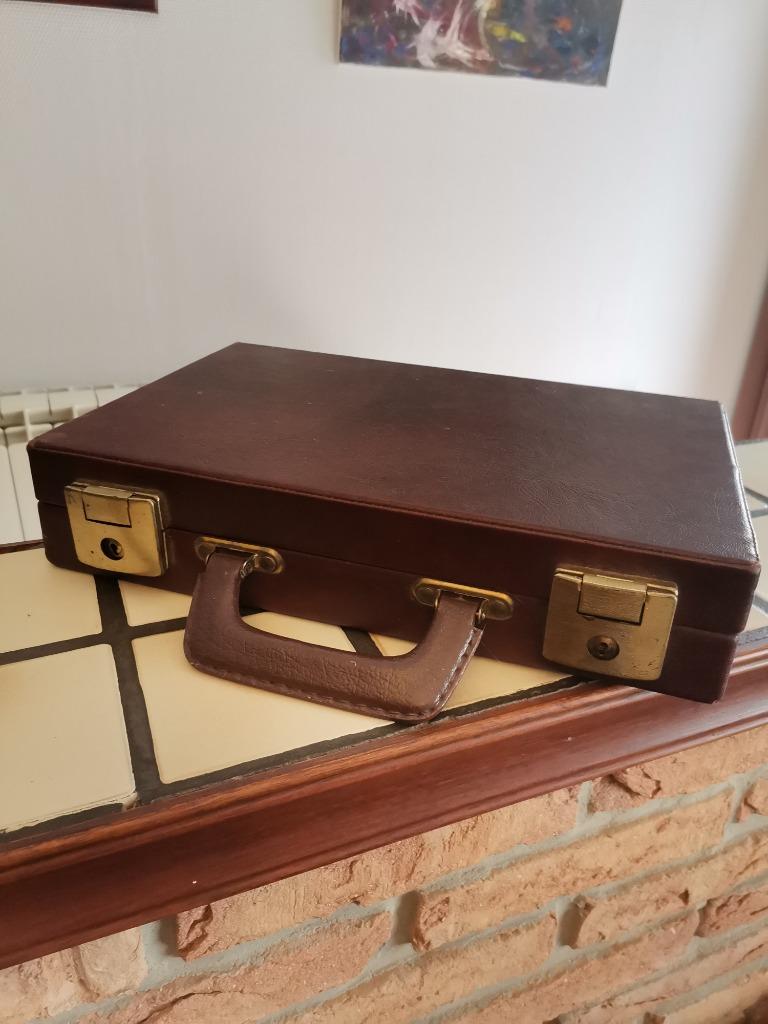 Valisette pour arme de poing, Enlèvement ou Envoi, Utilisé