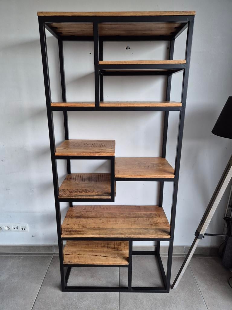 Support mural à vendre. Matériau robuste, Enlèvement