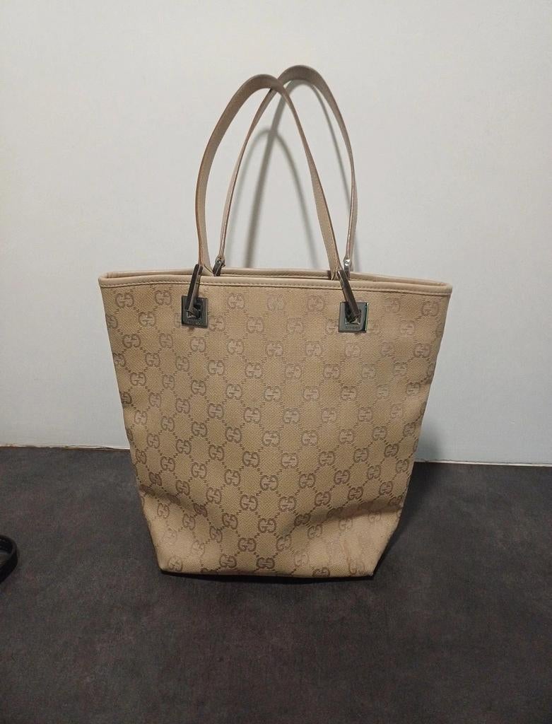 Sac fourre-tout GG en toile Gucci, Handtassen en Accessoires, Tassen | Damestassen, Zo goed als nieuw, Beige, Ophalen of Verzenden