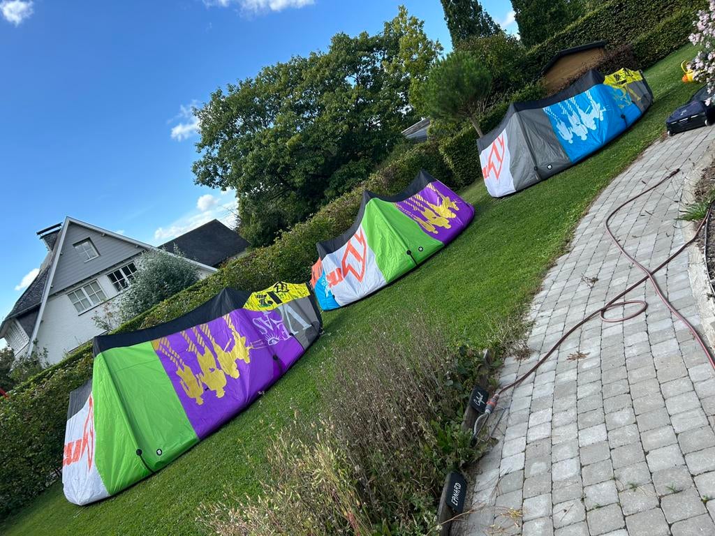 Kite 6 ailes kitesurf 2x(7/9/12m2) et 5 barres NORTH VEGAS, Utilisé, Kite, 12 m², Enlèvement