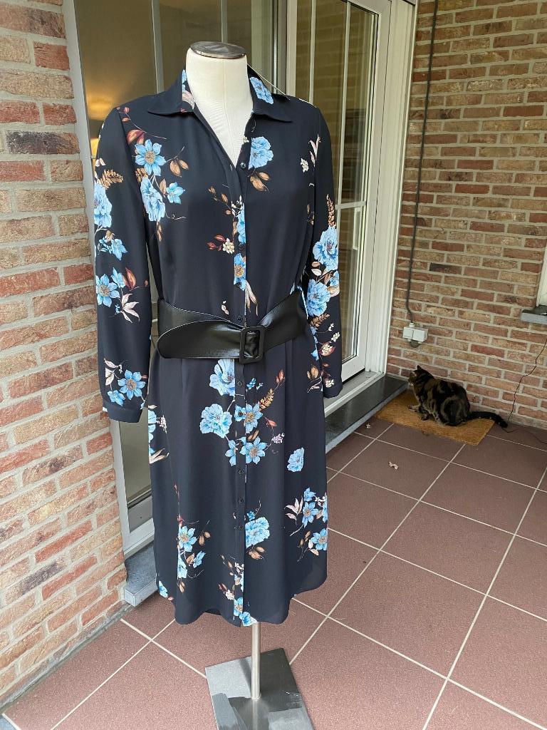 Nieuwe gebloemde jurk, Atmos Fashion, maatje 42, Enlèvement ou Envoi, Atmos fashion, Sous le genou, Noir