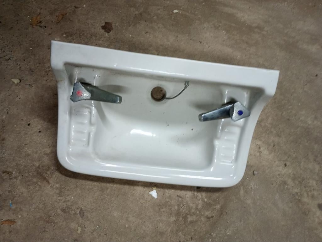 Vintage pompbak, Doe-het-zelf en Bouw, Ophalen, Gebruikt, Steen, Wastafel
