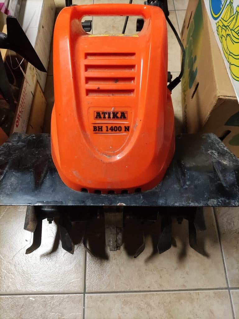 Atika 1400w helmstok, Ophalen, Zo goed als nieuw