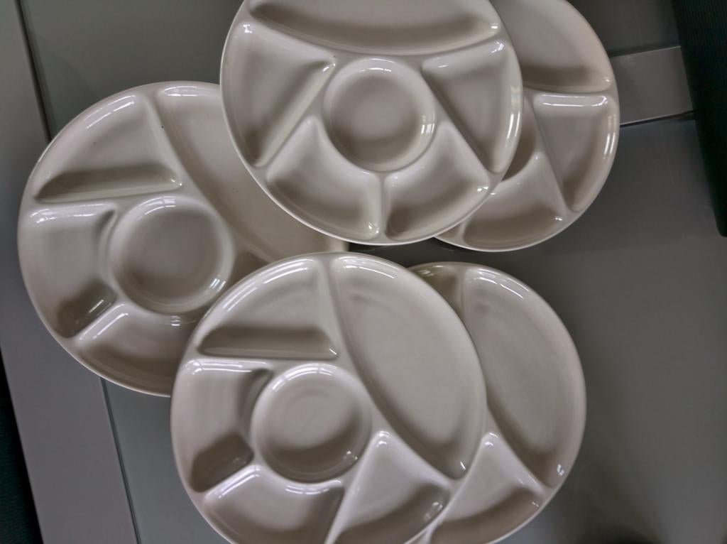 5 FONDUE BORDEN, Huis en Inrichting, Keuken | Servies, Overige materialen, Ophalen of Verzenden, Zo goed als nieuw, Bord(en)