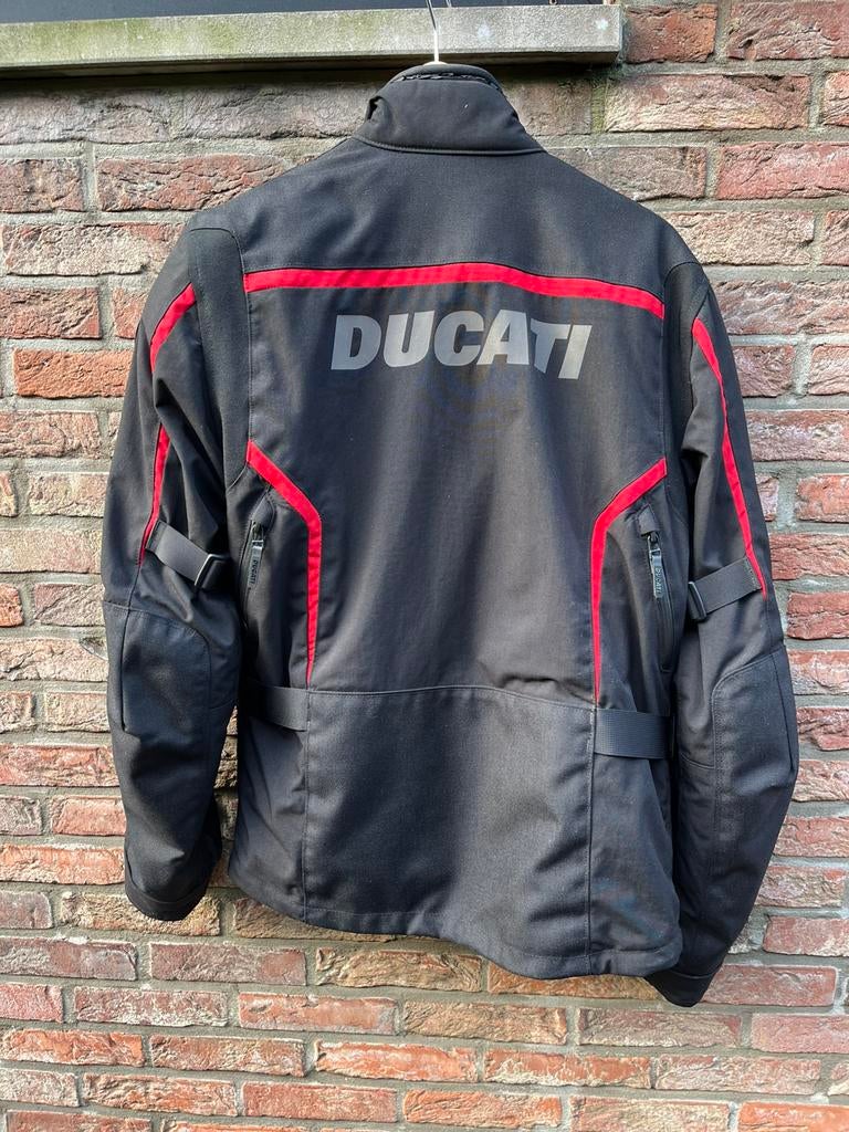 Ducati moto vest, Motoren, Ophalen