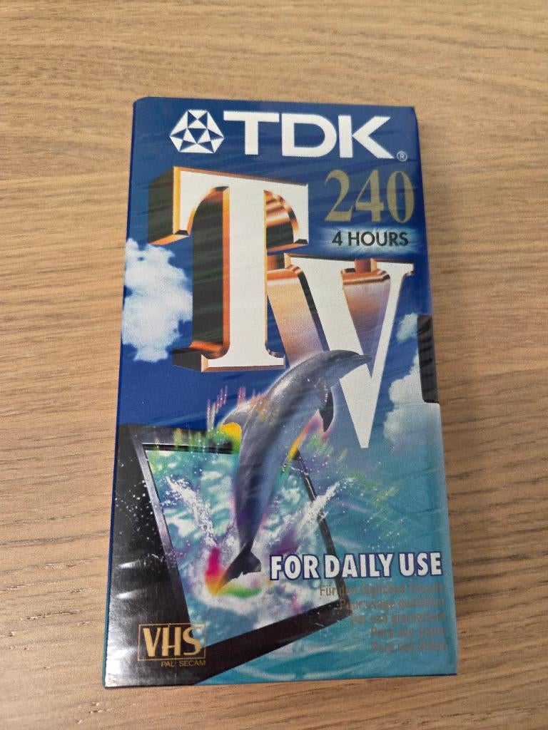 TDK 240 VHS PAL lege cassette 4 uren (E-240TVED), Overige genres, 1 bandje, Ophalen of Verzenden, Nieuw in verpakking