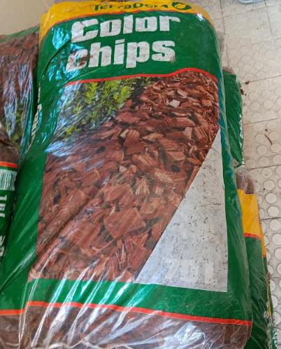 Copeaux en chips colorés (en sac 70 L) NEUF, Jardin & Terrasse, Gravier, Rochers & Caillasse, Comme neuf, Autres types, Beige