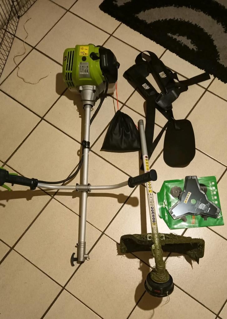 Débroussailleuse thermique CPT5244 quasi neuve, Garantie 1an, Central Park, Comme neuf, 30 à 50 cm, Enlèvement