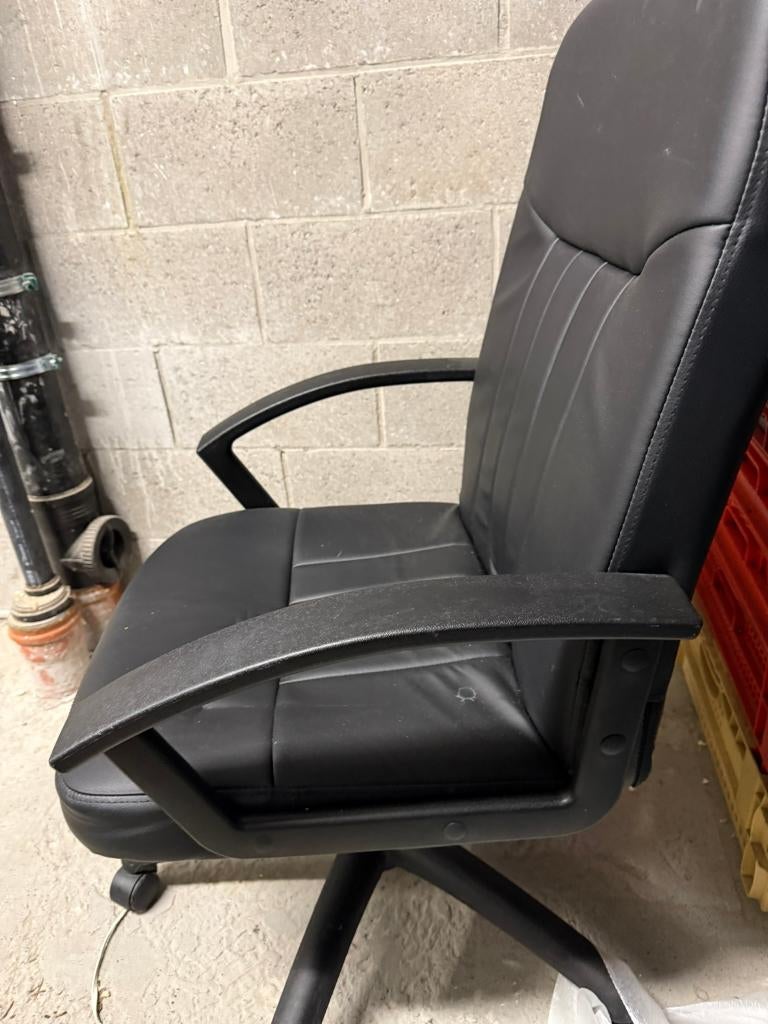 Lot 4 chaises de bureau — noir — pivotantes roulettes, Enlèvement, Comme neuf, Noir, Chaise de bureau