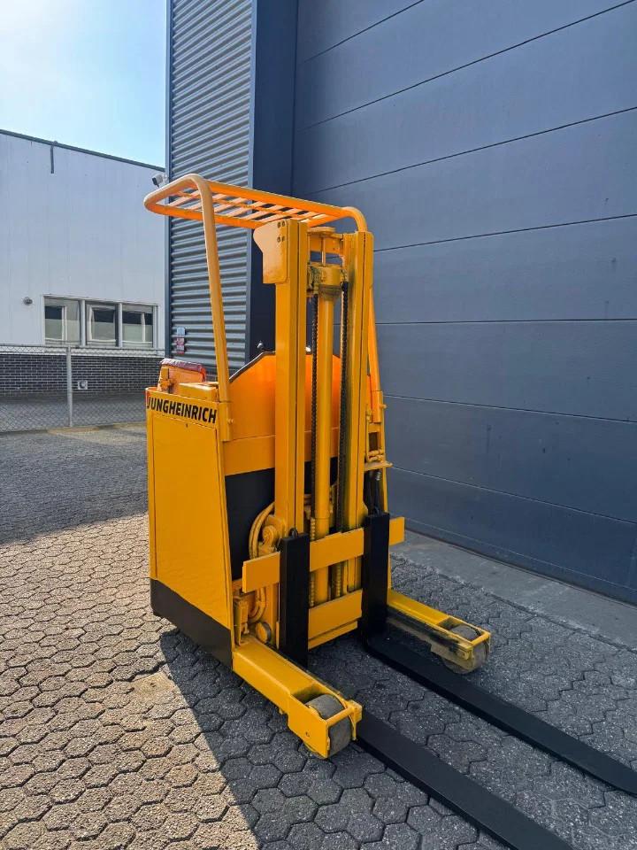 Jungheinrich 1T elektrische reachtruck, 1000 à 2000 kg, Électrique, Chariot élévateur pour allées étroites, Jungheinrich