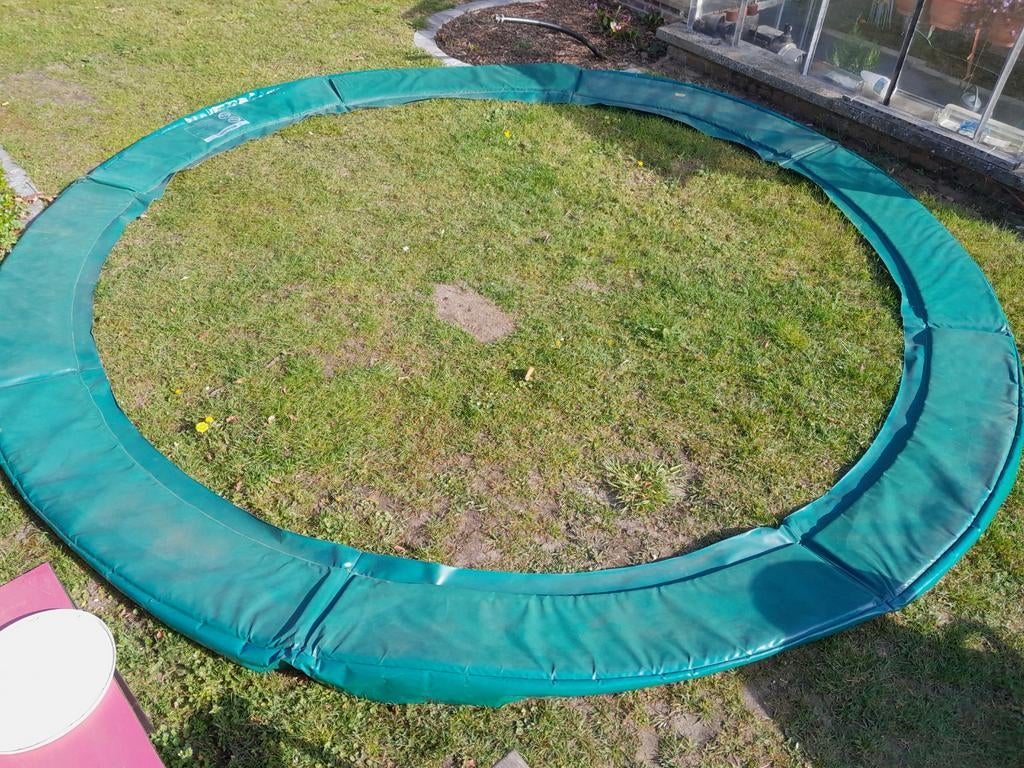 Beschermrand van grote trampoline diameter ongeveer 4,10m, Kinderen en Baby's, Speelgoed | Buiten | Trampolines, Ophalen