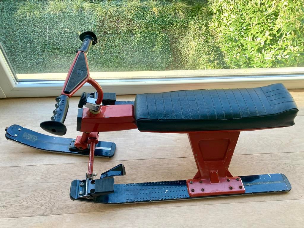 Vintage USSR slee, Chuk en Gek, Antiek en Kunst, Curiosa en Brocante, Ophalen