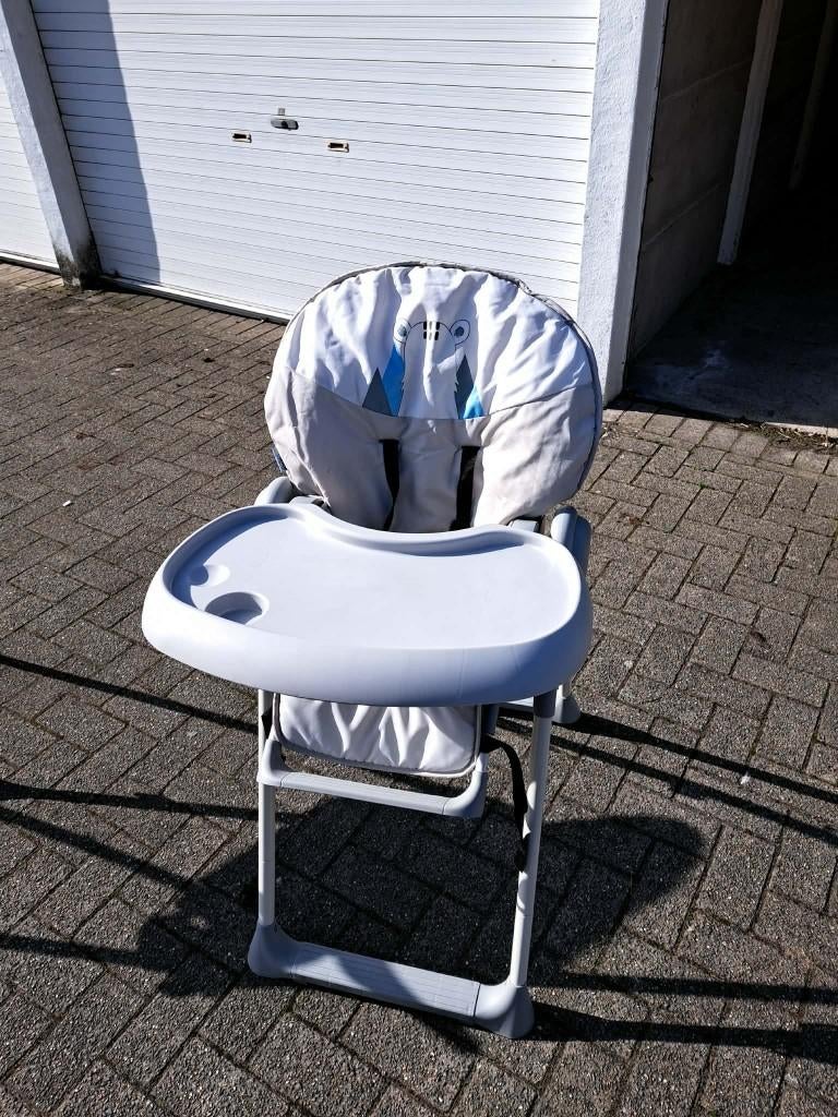 Eetstoel kind blauw, Kinderen en Baby's, Kinderstoelen, Ophalen, Zo goed als nieuw, Meegroeistoel, Gordel(s)