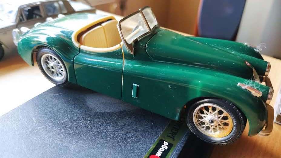 JAGUAR XK 120, 1948, roadster, bureau, 1:24 MINT, Enlèvement ou Envoi, Comme neuf, Voiture, Burago