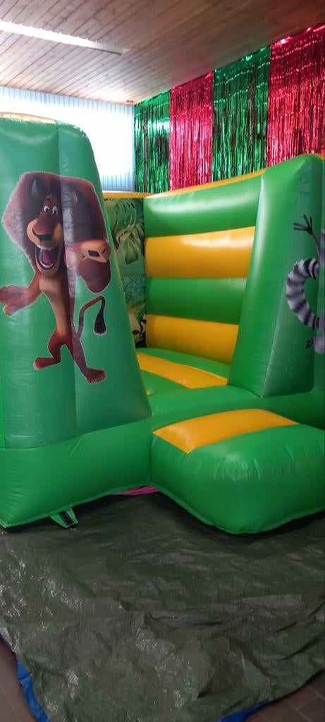 Chateau gonflable A VENDRE