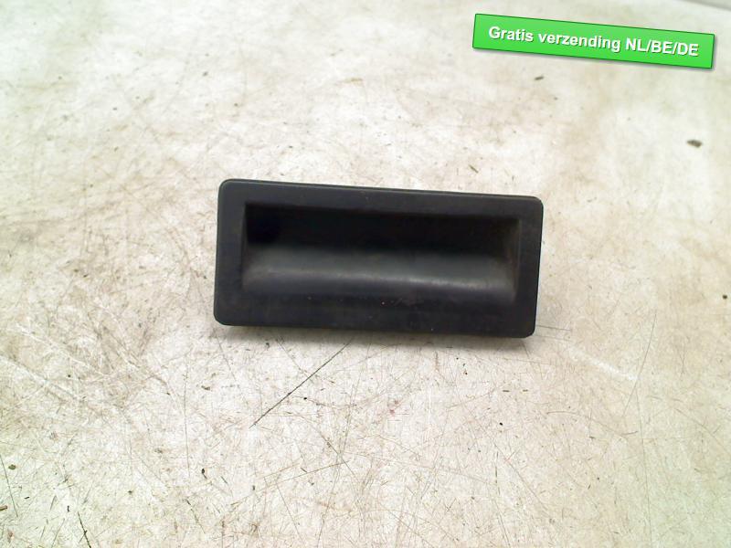 COMMUTATEUR achterklep Touran (1T1 / T2) (5N0827566T), Utilisé, De Bloemendaal 21 21
5221 EB  'S HERTOGENBOSCH, NL, Info@123Parts.nl