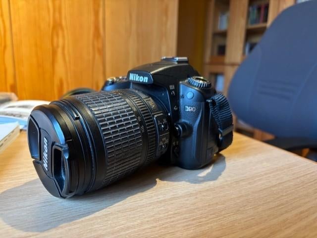 NIKON D90, TV, Hi-fi & Vidéo, Appareils photo numériques, 4 à 7 fois, 12 Mégapixel, Comme neuf, Enlèvement