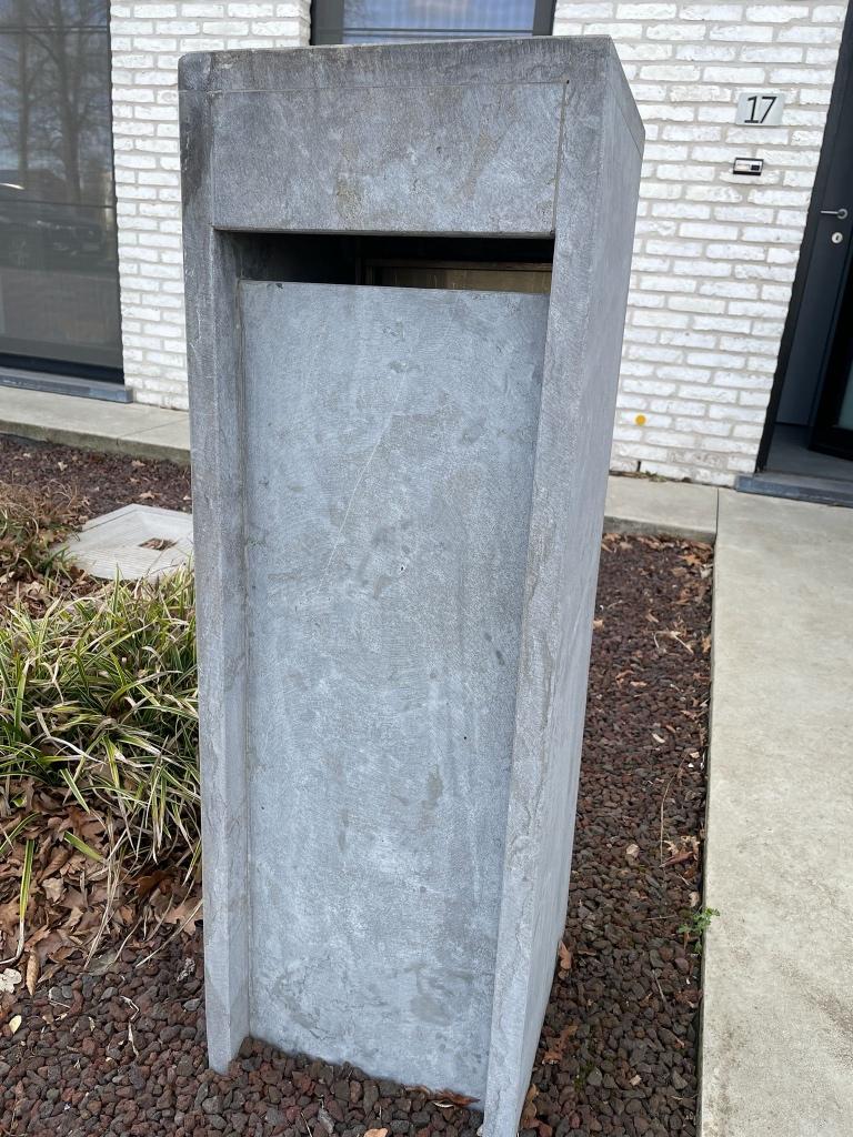 Brievenbus blauwe steen, Enlèvement, Utilisé, Pierre, Sur pied