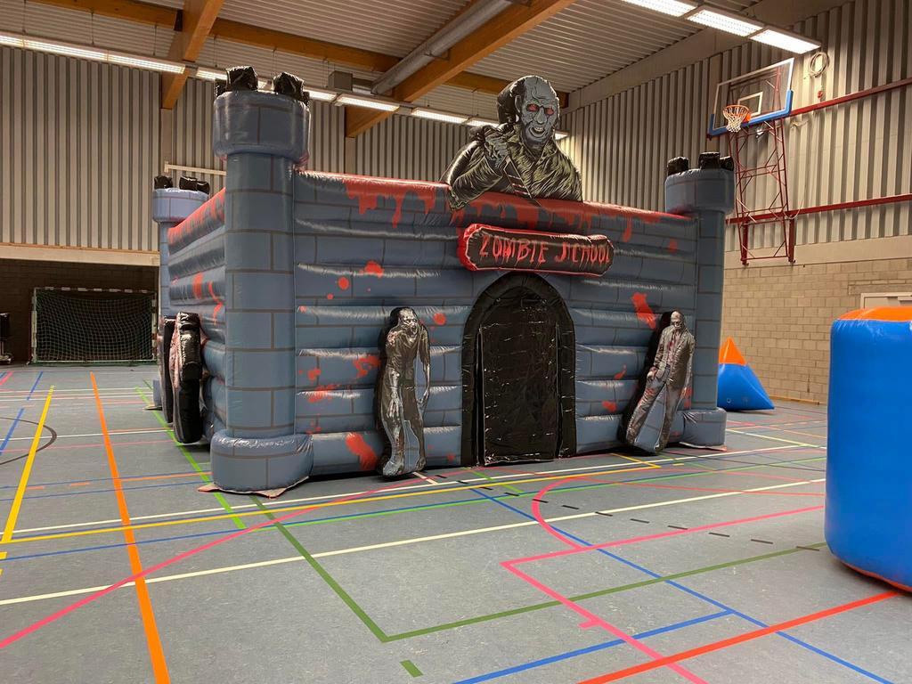 Opblaasbare espace room/lasergame arena, Hobby en Vrije tijd, Ophalen, Zo goed als nieuw
