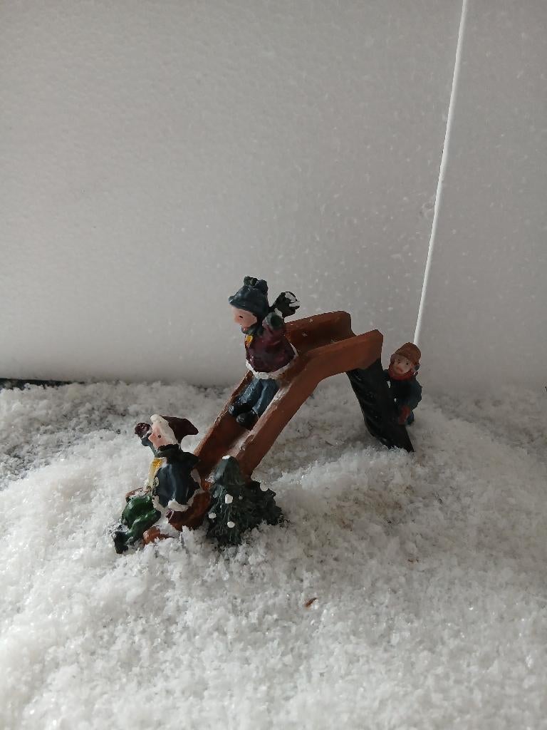 Kerstdorp spelende kindjes, Diversen, Kerst, Ophalen, Zo goed als nieuw