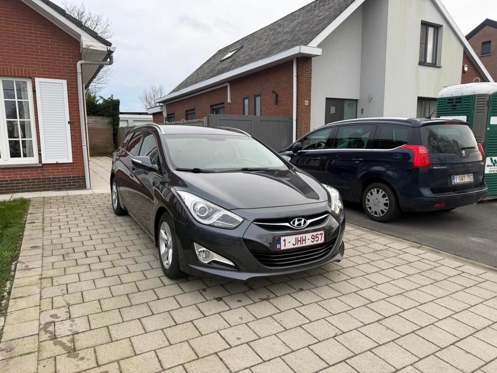 Hyundai i40 1.6 benzine, Autos, 5 portes, Particulier, Tissu, 4 cylindres